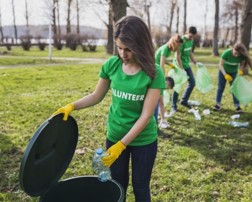 eco-concept-with-group-volunteers