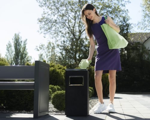woman-shopping-with-fabric-tote-bag